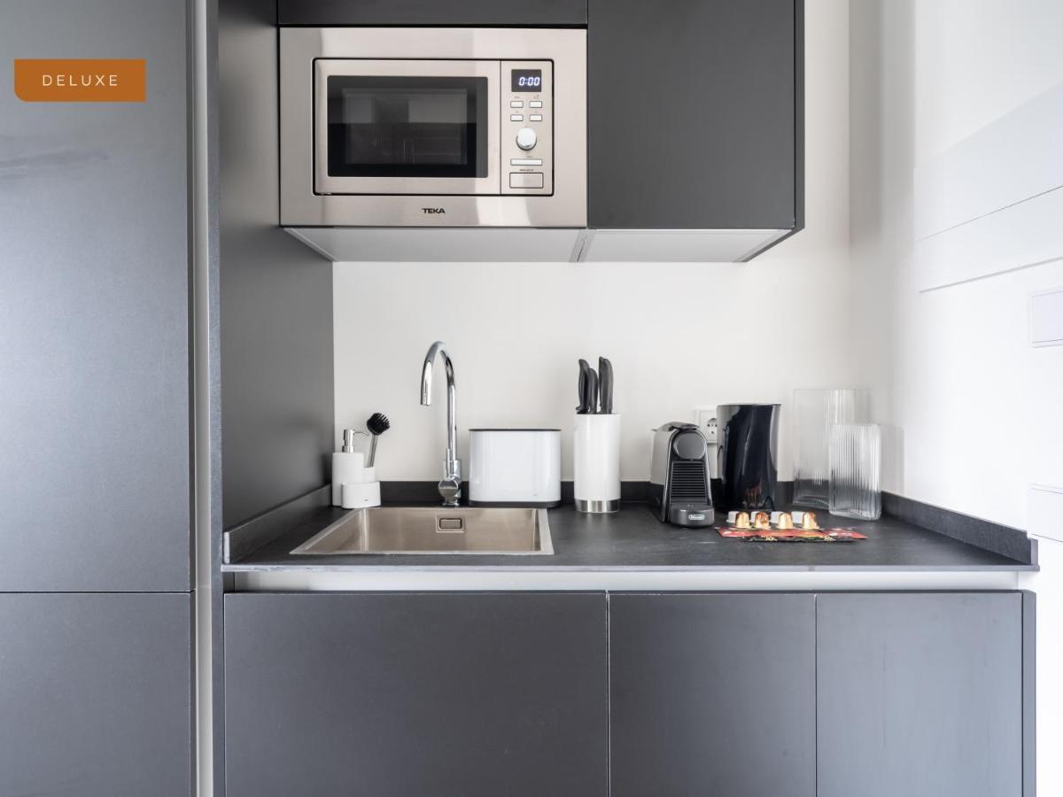 Limehome Sevilla Calle Torcuato Luca De Tena - Digital Access Ngoại thất bức ảnh