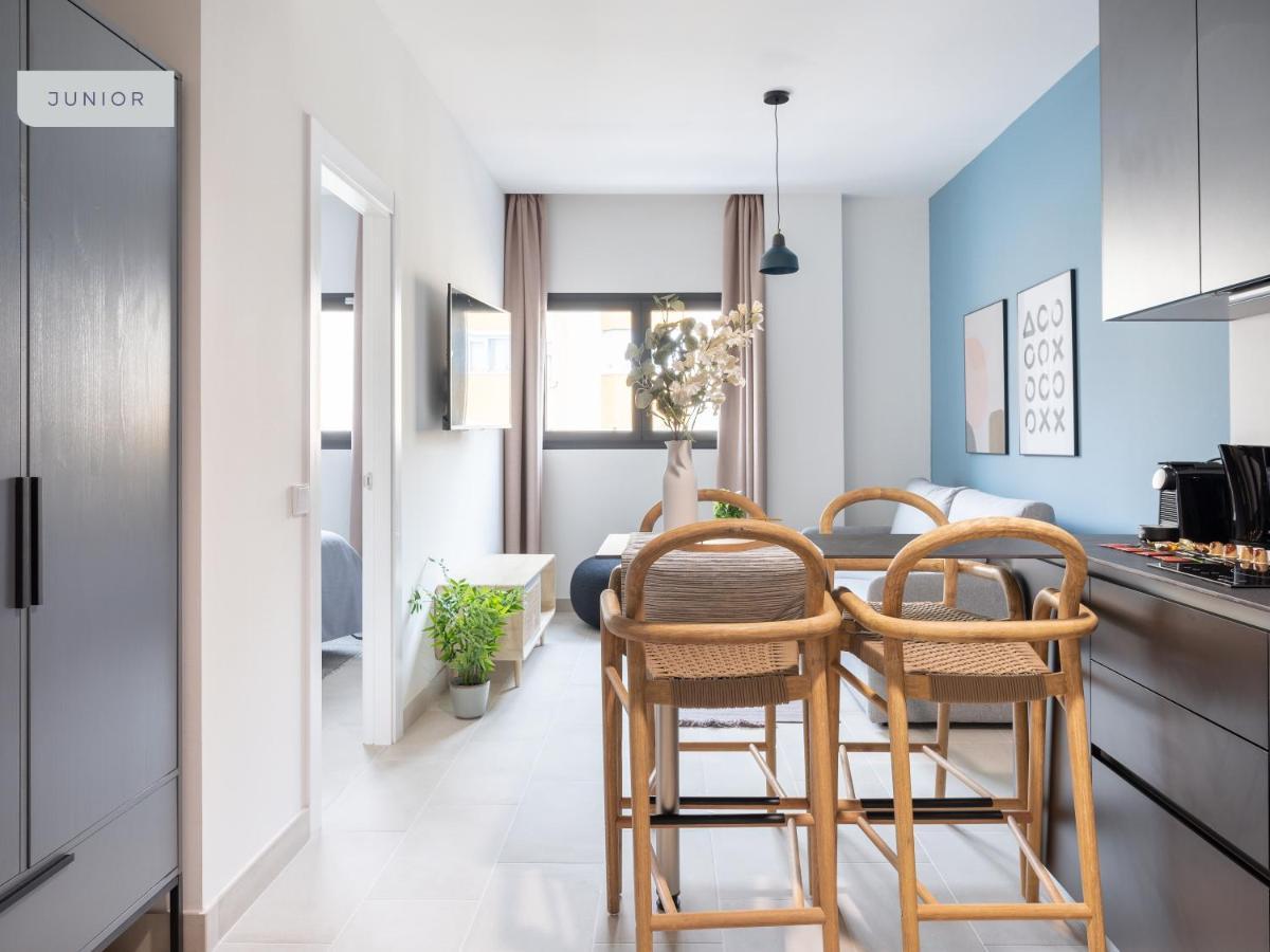 Limehome Sevilla Calle Torcuato Luca De Tena - Digital Access Ngoại thất bức ảnh