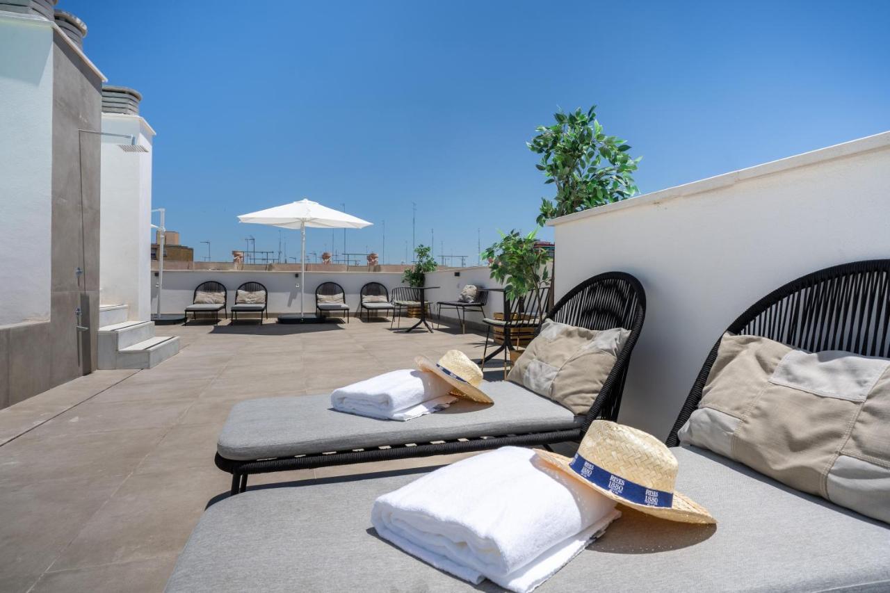 Limehome Sevilla Calle Torcuato Luca De Tena - Digital Access Ngoại thất bức ảnh