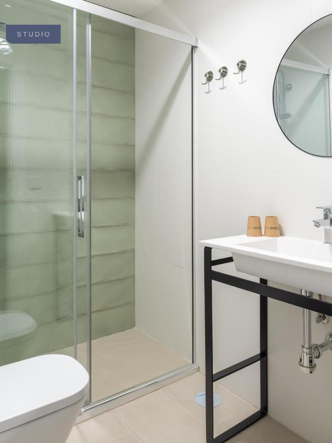 Limehome Sevilla Calle Torcuato Luca De Tena - Digital Access Ngoại thất bức ảnh