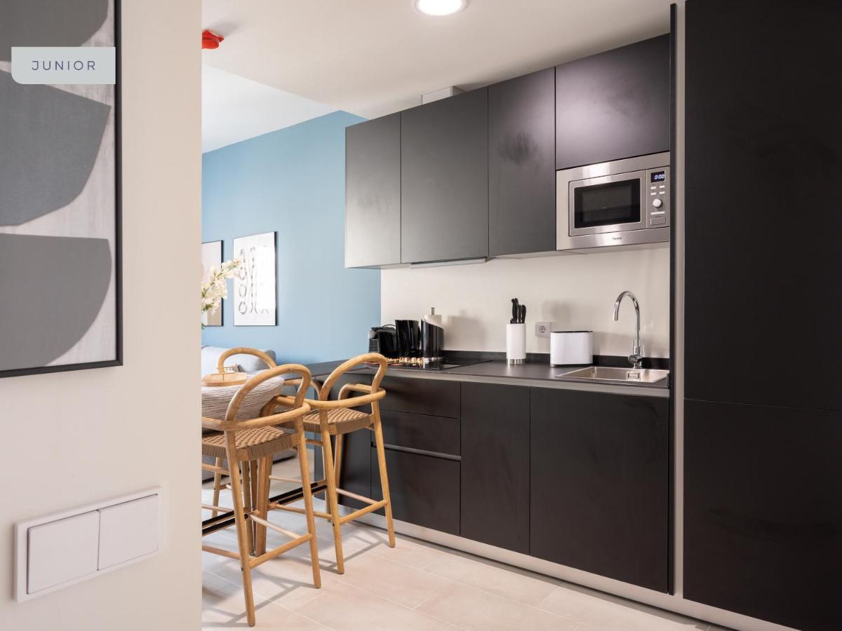 Limehome Sevilla Calle Torcuato Luca De Tena - Digital Access Ngoại thất bức ảnh