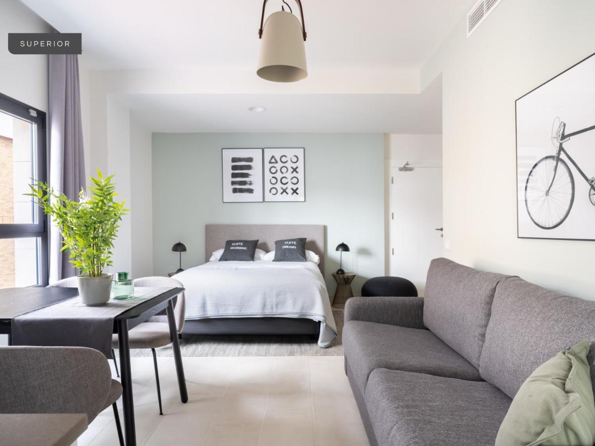 Limehome Sevilla Calle Torcuato Luca De Tena - Digital Access Ngoại thất bức ảnh