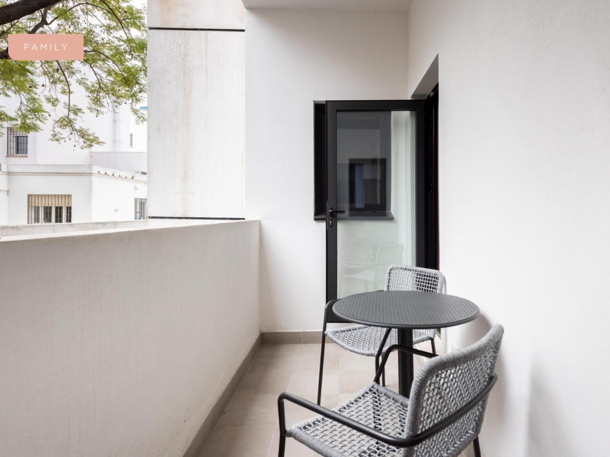 Limehome Sevilla Calle Torcuato Luca De Tena - Digital Access Ngoại thất bức ảnh