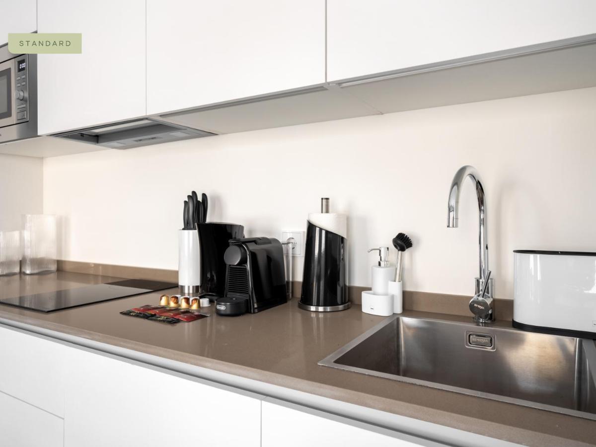 Limehome Sevilla Calle Torcuato Luca De Tena - Digital Access Ngoại thất bức ảnh