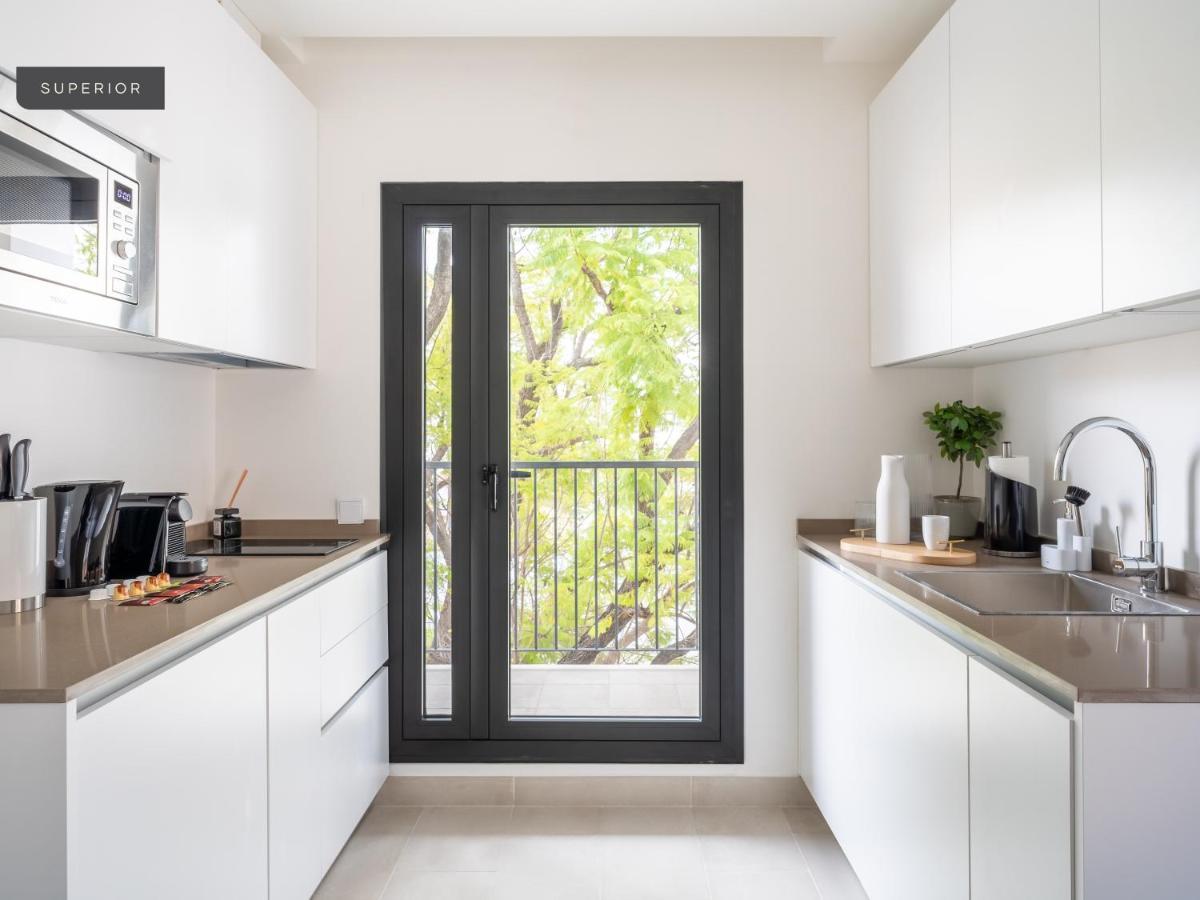 Limehome Sevilla Calle Torcuato Luca De Tena - Digital Access Ngoại thất bức ảnh