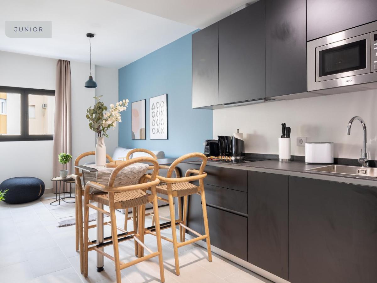 Limehome Sevilla Calle Torcuato Luca De Tena - Digital Access Ngoại thất bức ảnh