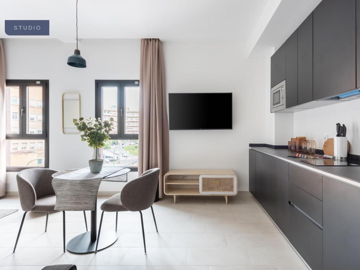 Limehome Sevilla Calle Torcuato Luca De Tena - Digital Access Ngoại thất bức ảnh
