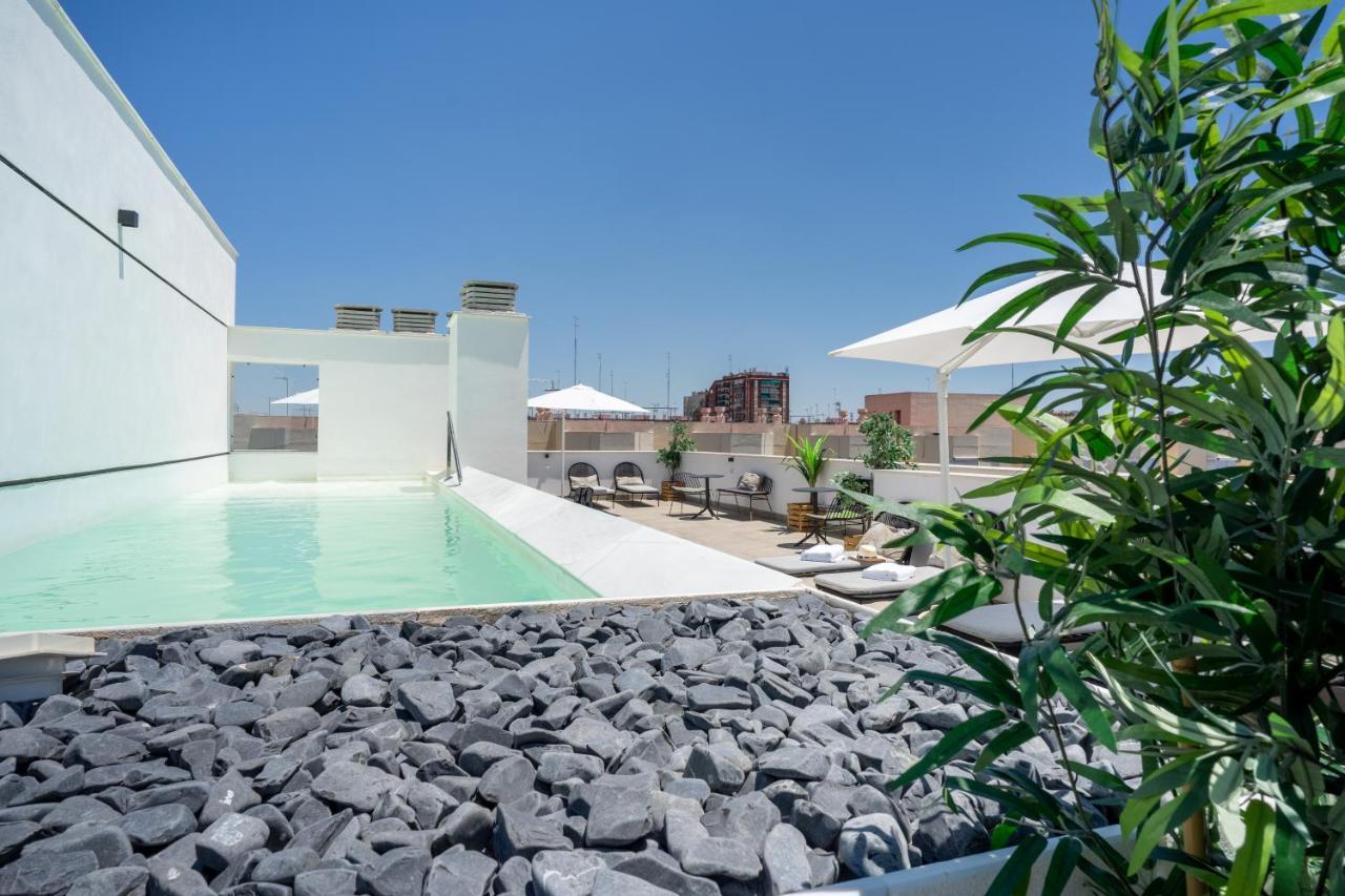 Limehome Sevilla Calle Torcuato Luca De Tena - Digital Access Ngoại thất bức ảnh