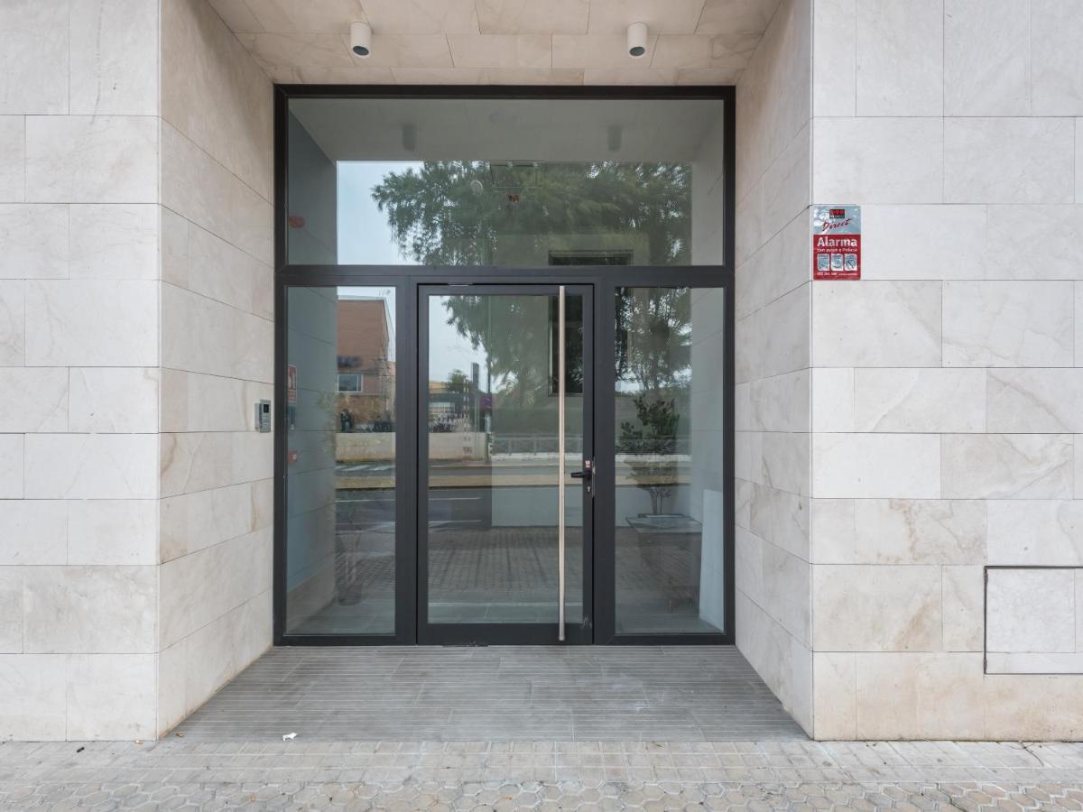 Limehome Sevilla Calle Torcuato Luca De Tena - Digital Access Ngoại thất bức ảnh